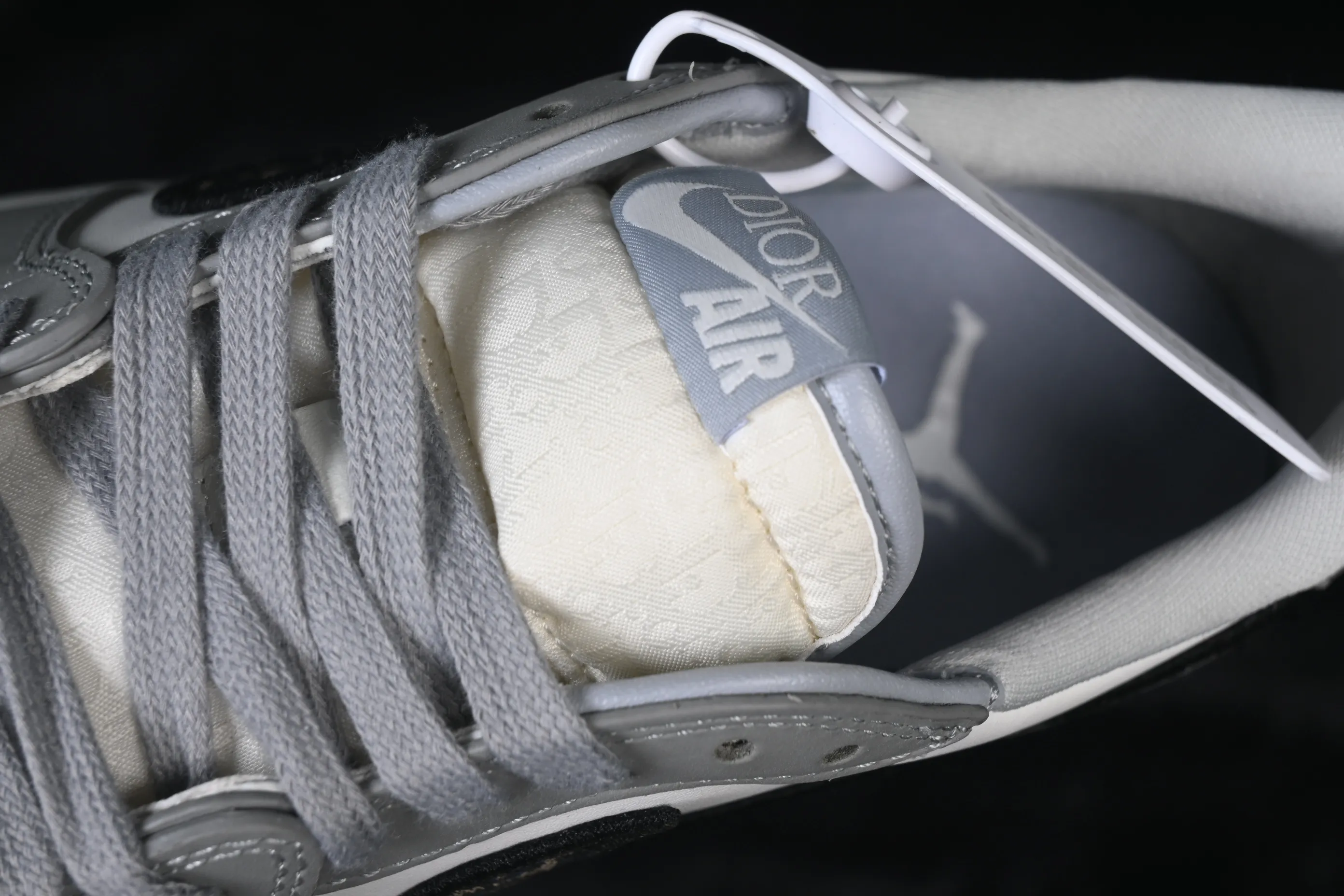 All categories Air Jordan Jordan series basketball shoes Air Jordan 1 Low Dior x Air Jordan 1 Low AJ1 Joe 1 Dior joint white gray low top CN8608-002